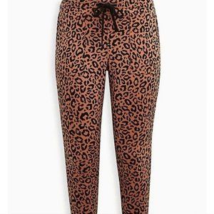 TORRID ULTRA SOFT FLEECE LEAPARD JOGGERS SWEATPANTS SIZE 1X NWT